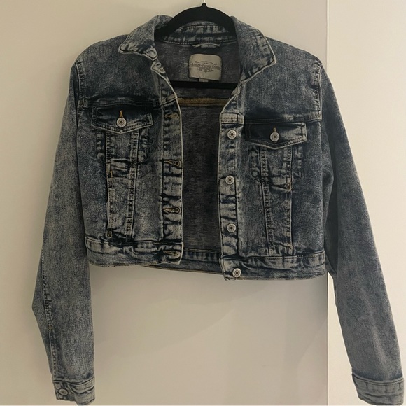 Cropped & Distressed Denim Jacket Size Small‎ - Picture 1 of 3